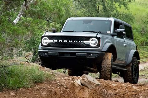 2021 Ford Bronco Review: Worth the Bucks | Cars.com