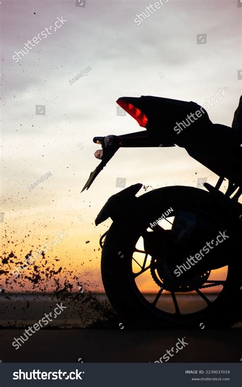 Motorcycle Tyre Spinning Burnout Beach Stock Photo 2239037019 | Shutterstock