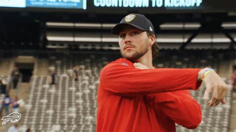 Josh Allen takes the field for warmups at the Jets | Week 1