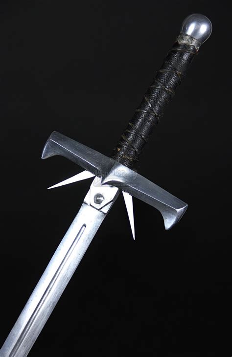 HIGHLANDER (1986) - The Kurgan's (Clancy Brown) Hero Sword - Current price: £12000