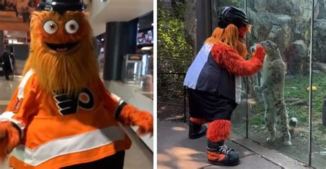 Gritty On Tour! Philly Flyers Mascot Visits The Philadelphia Zoo In Wholesome Video. – InspireMore