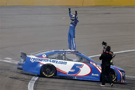 Kyle Larson's Dirt Success Leads to NASCAR Victory in Vegas