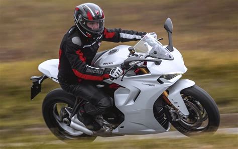 Sportbike Riding Position — 7 Tips for Everyday Comfort