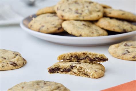 Chocolate chip cookies - keksi sa komadićima čokolade • Reci Peci