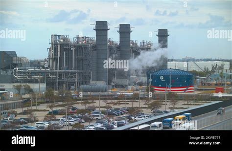 Oil refineries pollution Stock Videos & Footage - HD and 4K Video Clips - Alamy