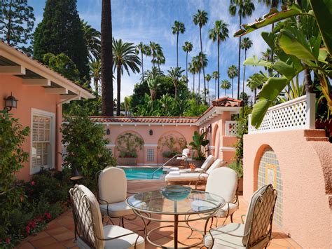 Live Like Hollywood Royalty At These 3 Luxe LA Bungalows