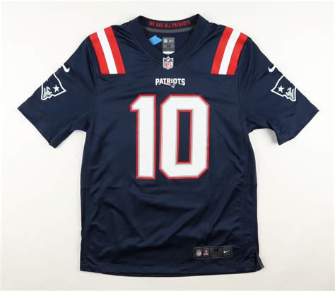 Mac Jones Signed Patriots Jersey (Beckett) | Pristine Auction