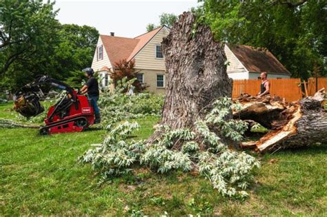 Tens of thousands without power Saturday after thunderstorms hit Kansas ...