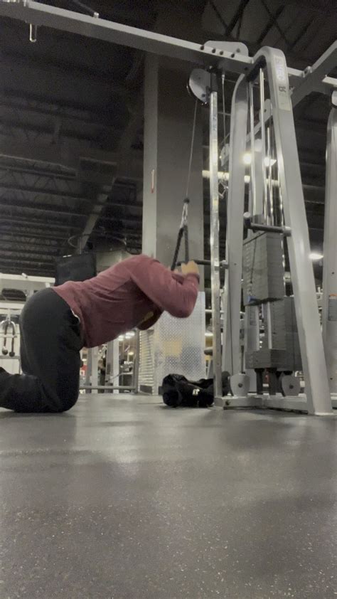 Cable crunches form check : r/formcheck