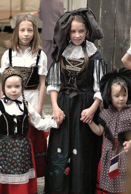 Traditional clothing from Alsace Ethnic Outfits, Ethnic Dress, We Are ...