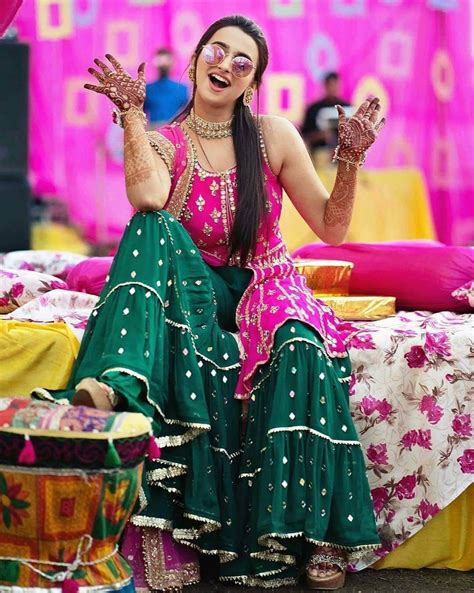 What do brides wear for Mehndi Function? Know from Real Brides! - K4 Fashion