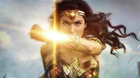 15 Wonder Woman Powers We Still Haven't Seen From Gal Gadot