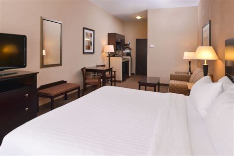 Holiday Inn Express & Suites Bridgeport, an IHG Hotel Bridgeport, West ...