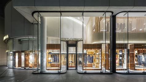 Air of exclusivity: How luxury brands create extraordinary store ...