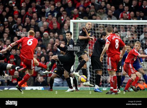 JOHN ARNE RIISE FREE KICK LIVERPOOL V MANCHESTER UNITED ANFIELD ...