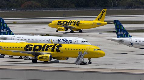 On the second day of losses, Spirit Airlines' stock price plummets by ...