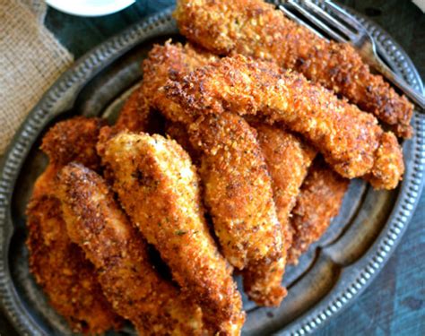 Crispy Fried Chicken Fingers with Homemade Blue Cheese Dipping Sauce ...