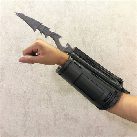 Predator Wrist Blades