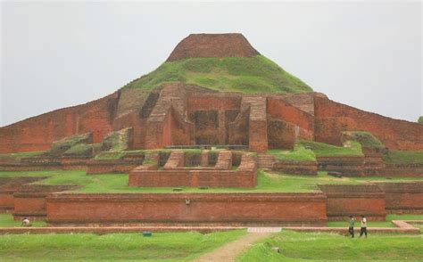 Somapura Mahavihara is one of the largest Buddhist monasteries south of ...