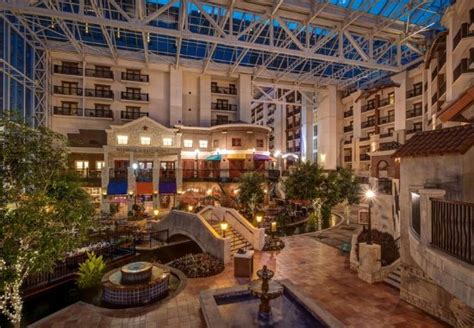 Gaylord Texan Resort & Convention Center - UPDATED 2018 Prices & Resort ...