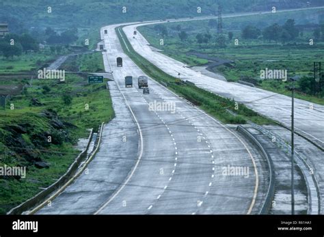 Mumbai Pune Expressway, Mumbai Pune highway, Maharashtra, India Stock ...