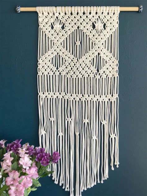 macrame wallhanging for beginners - My French Twist