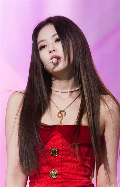 Click for full resolution. BLACKPINK Jennie "Solo" at Inkigayo 181125 ...