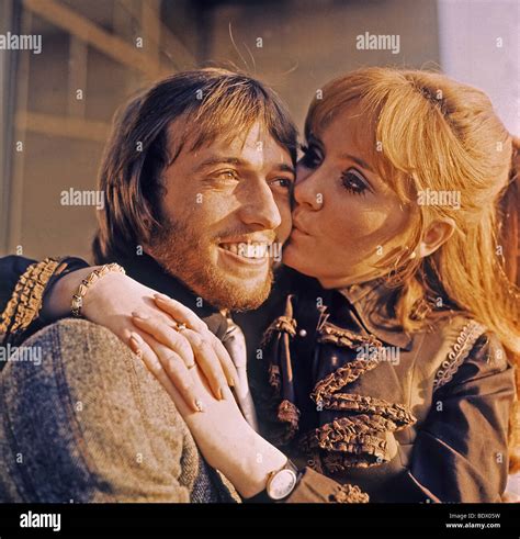 MAURICE GIBB and Lulu in 1967. Photo Tony Gale Stock Photo: 25771813 ...