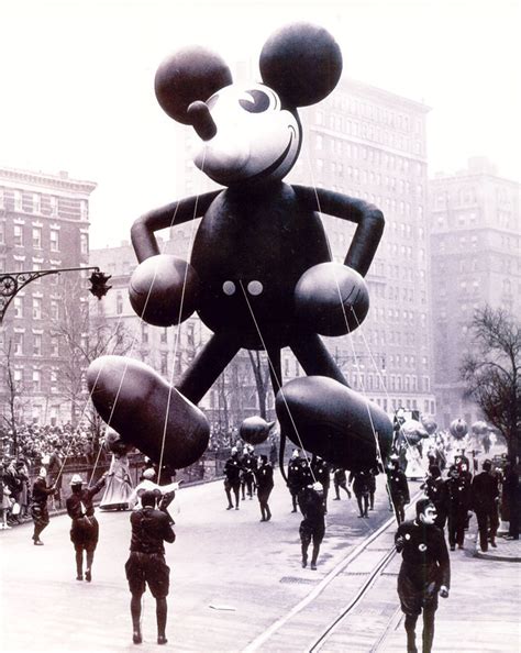 TGIF!! Vintage Macy's Thanksgiving Day Parade Found Footage & Photos!! - Pee-wee's blog