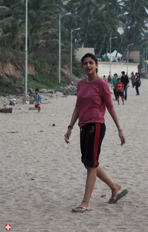 Picture 620856 | Shilpa Shetty - Shilpa Shetty at Juhu Beach Stills