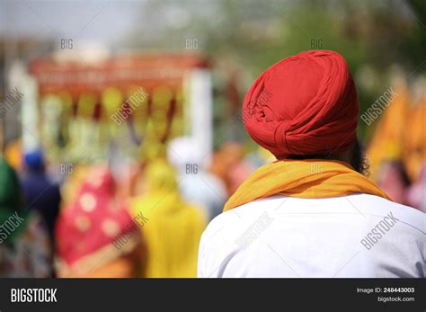 Sikh Man Red Turban Image & Photo (Free Trial) | Bigstock