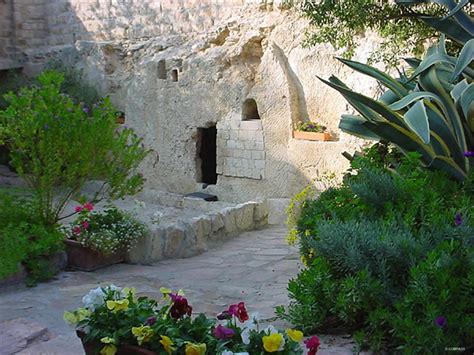 Files From Toni: The Garden Tomb-He Is Not Here--He Is Risen