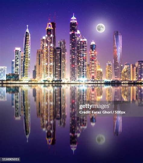 500 Dubai Marina Skyline Night Stock Photos, High-Res Pictures, and ...