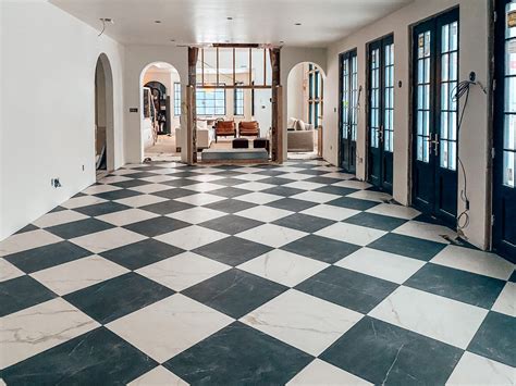 Gray And White Checkered Tile Floor - melanieausenegal