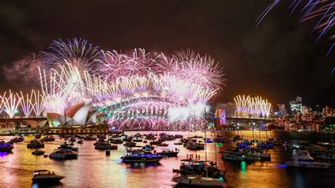 Millions revel in Sydney fireworks spectacle to ring in 2024 | Sky News ...