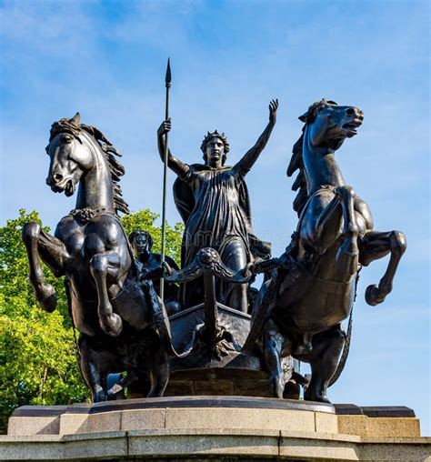 Statue of Boadicea in Westminster Editorial Stock Photo - Image of ...