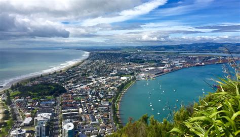 Mount Maunganui Summit Hike • OVERTIME OVERSEAS