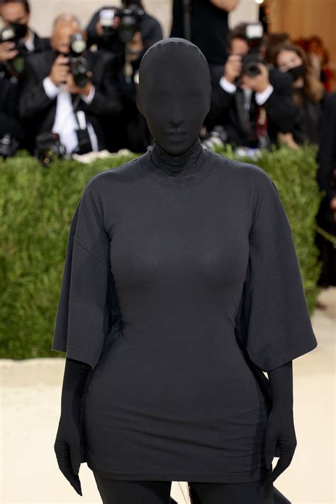 Despite Covering Her Face, Kim Kardashian Still Wore Makeup to the 2021 Met Gala | Vanity Fair