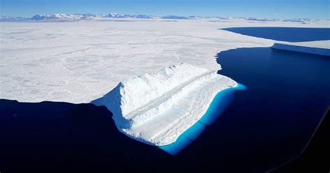 NASA Jelaskan Mengapa Gunung Es Antartika Berwarna Biru : Okezone techno