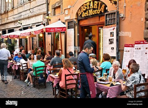 Restaurants in Trastevere, Rome, Italy Stock Photo - Alamy