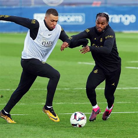 Mbappé Side on Twitter: "PSG Training day ! 🔴🔵 @KMbappe"