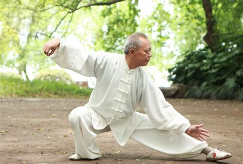 Los beneficios del Tai Chi para la salud de las personas mayores