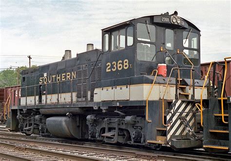 Norfolk Southern Railroad, EMD MP15DC diesel-electric switcher locomotive in Danville, Kentucky, USA