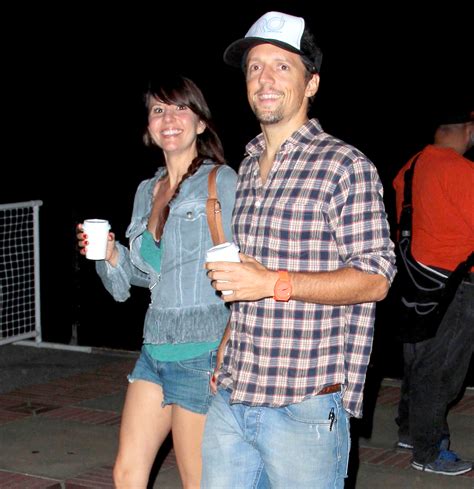 Jason Mraz MARRIES GF Tina Carano! – Celebrific