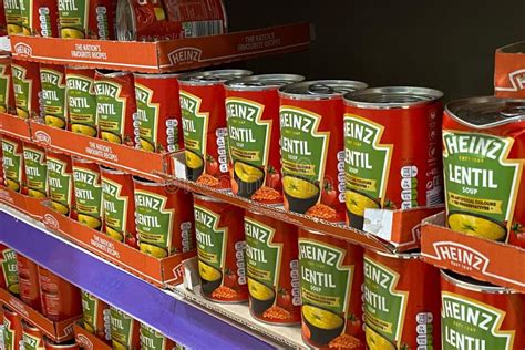 Heinz Lentil Soup Tins editorial photo. Image of shelf - 255393571