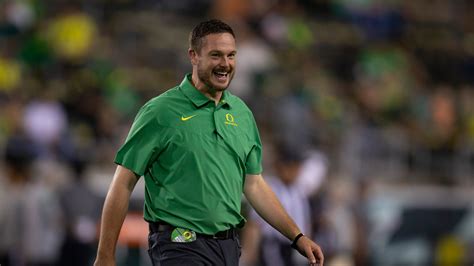 VIDEO: Oregon coach Dan Lanning reflects on Ducks win over Stanford