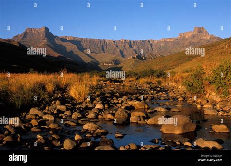 the amphitheatre wall, Royal Natal National Park Ukhahlamba Drakensberg ...