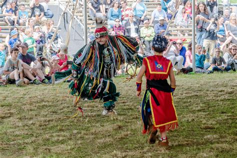 Odawa Pow Wow 2018- Grass Dance (27May) : r/ottawa