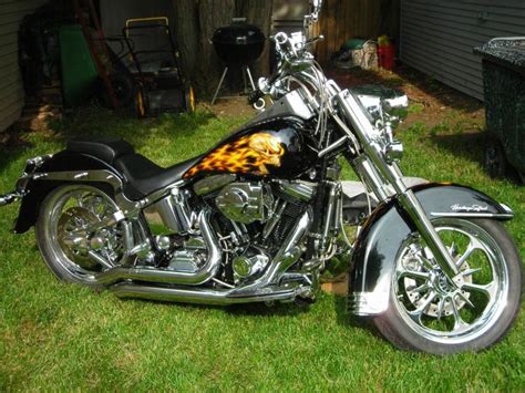 Buy Harley Davidson Heritage Softail Custom on 2040-motos