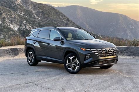 Hyundai Tucson vs Mahindra XUV700